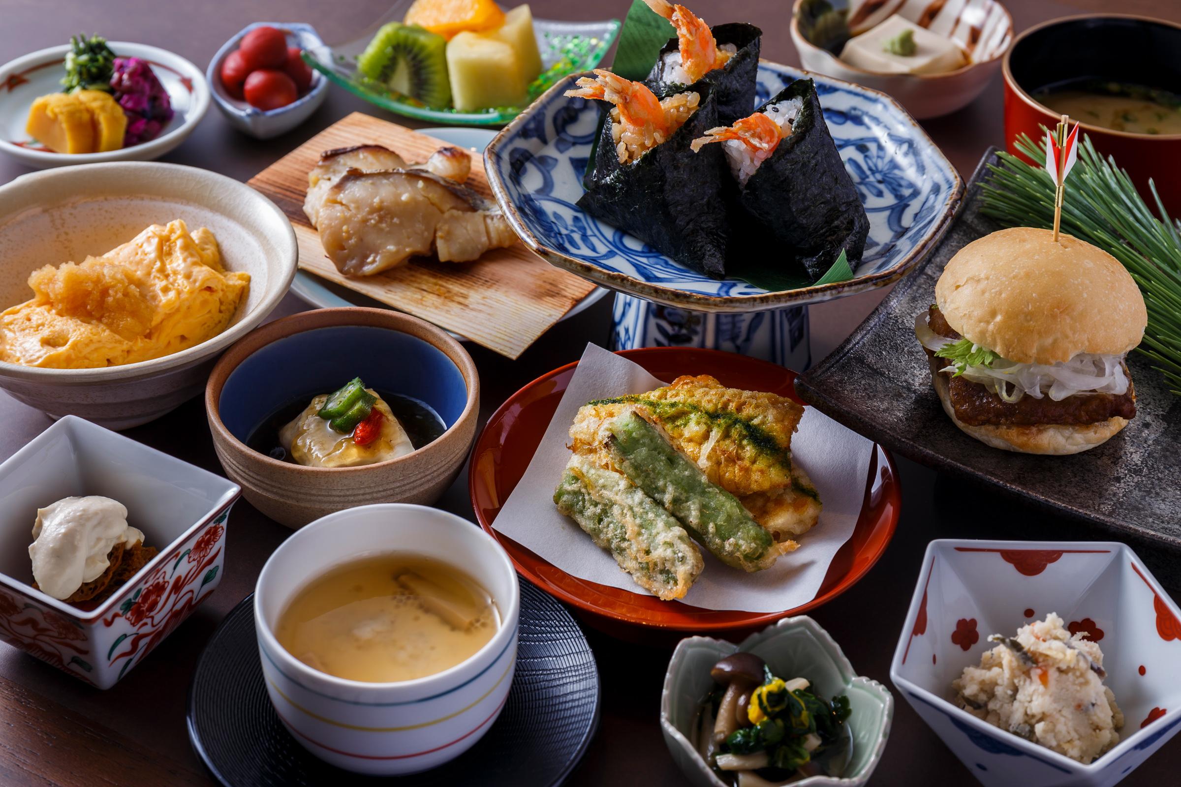 Hotel The Celestine Kyoto Gion Kültér fotó A selection of Japanese cuisine